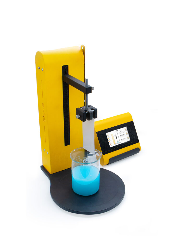 Laboratory dip coating equipment for uniform thin film deposition